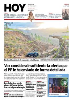 SALE ILESA DEL HUNDIMIENTO DE UNA CARRETERA EN LAS VILLUERCAS